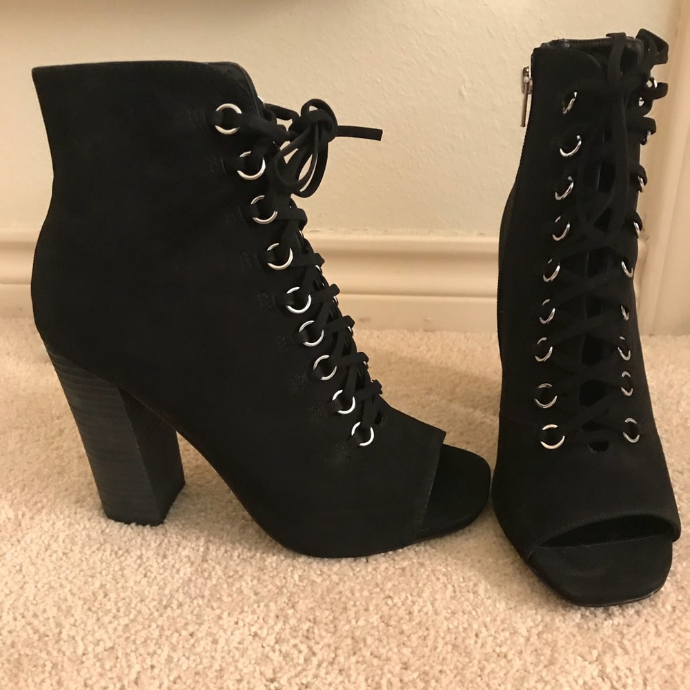 Steve Madden Black lace up booties