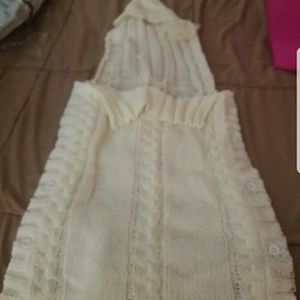 New ivory knitted infant swaddler