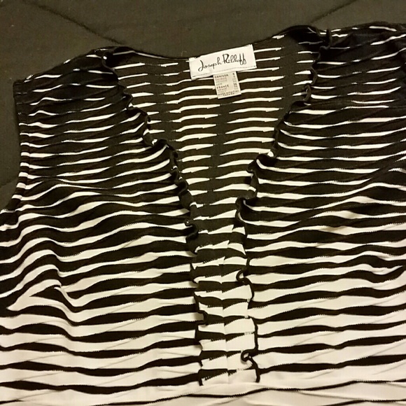 BLACK/WHITE DRESS - Picture 4 of 5