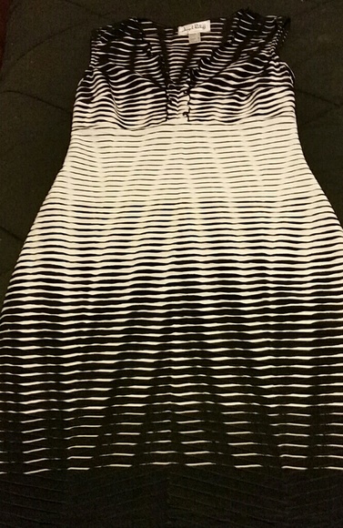 BLACK/WHITE DRESS - Picture 5 of 5