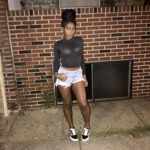 Meet your Posher, Aysia