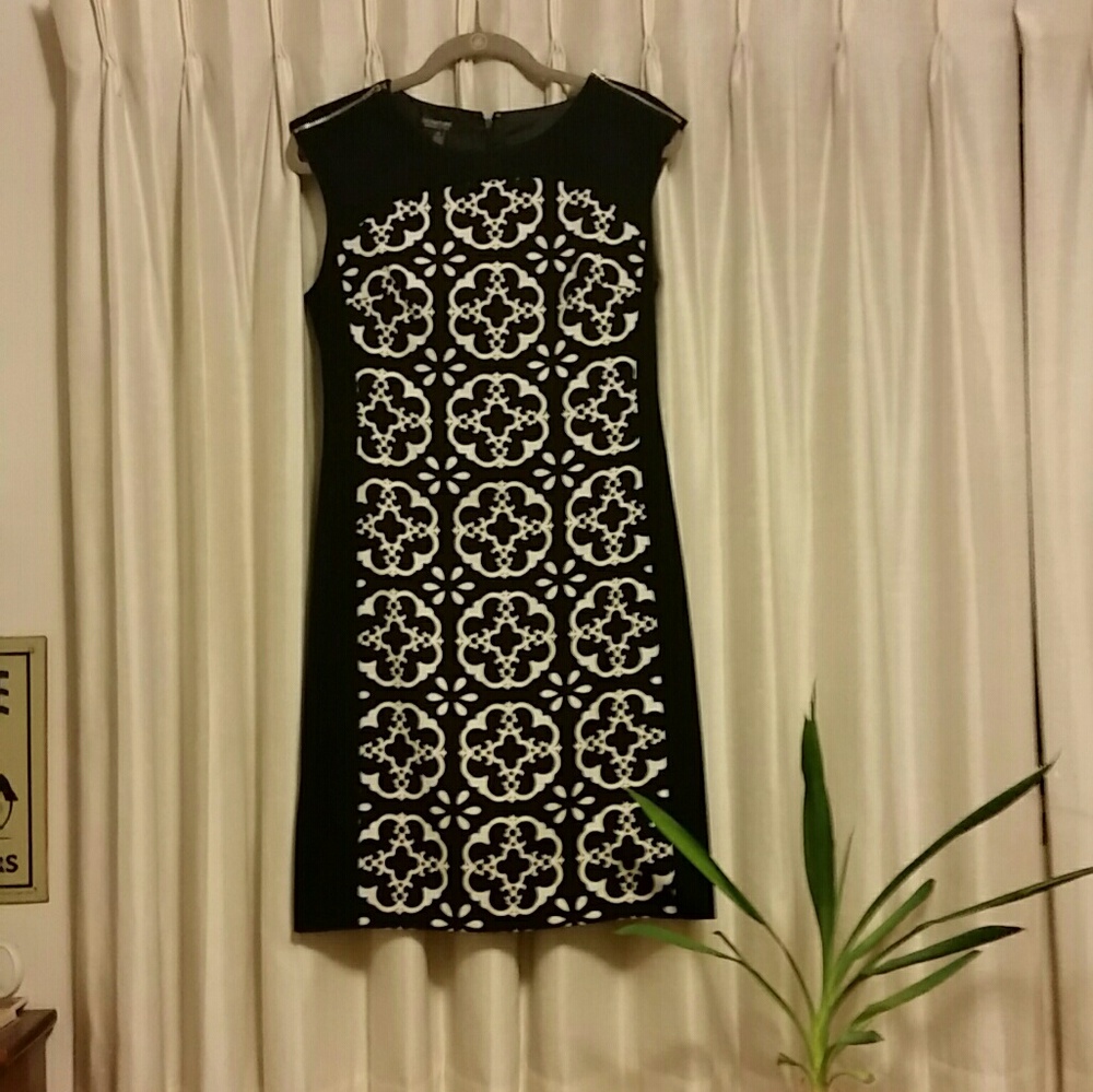 Black/white dress
