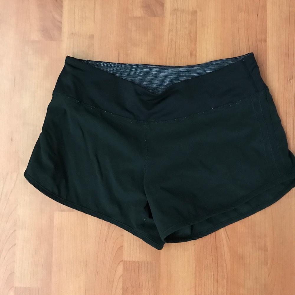 Lululemon sz 4 Reversible Black/gray