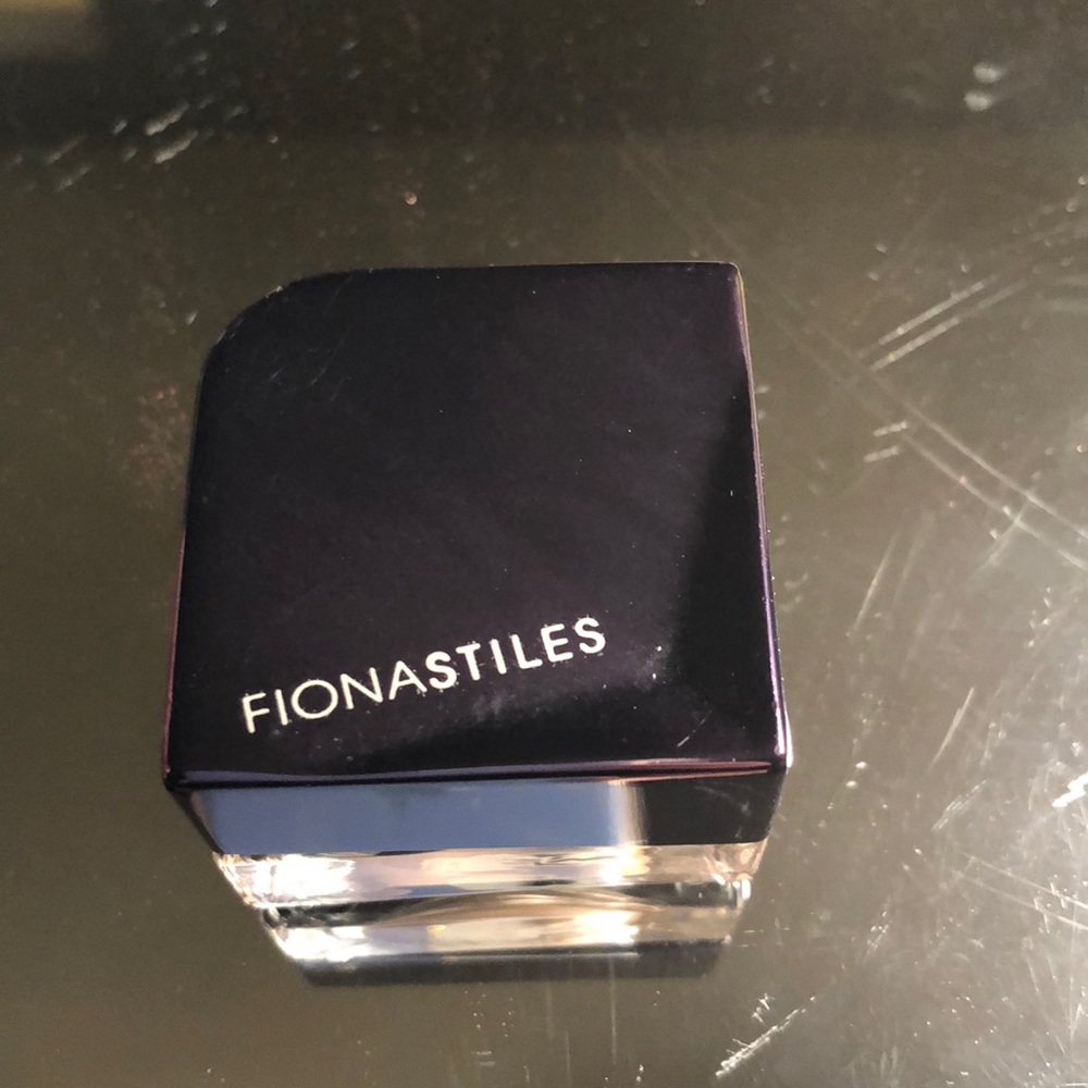Fiona Stiles brow sculpting wax