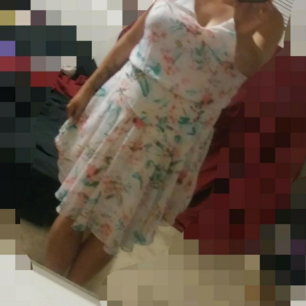 Watercolor Floral Dress w/flowy bottom