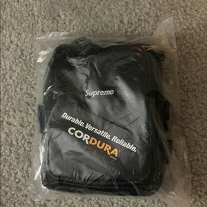 Supreme black shoulder bag FW17