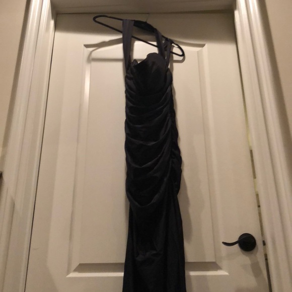 Beautiful Black Evening Gown - Picture 2 of 4