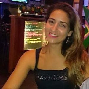 Meet your Posher, Debora