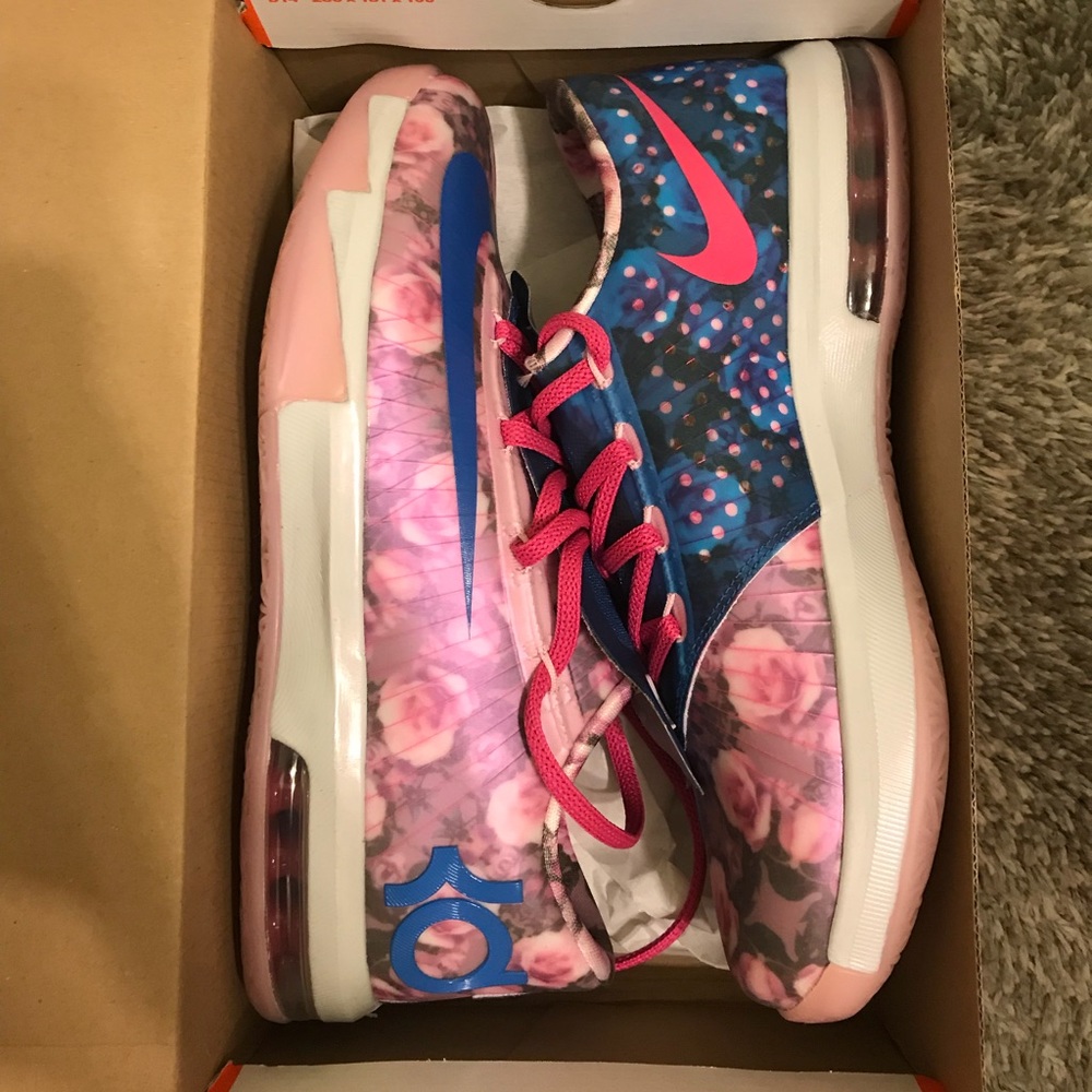 Nike KD VI Supreme “Aunt Pearls”