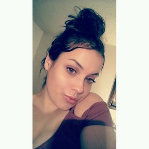 Meet your Posher, Hailey