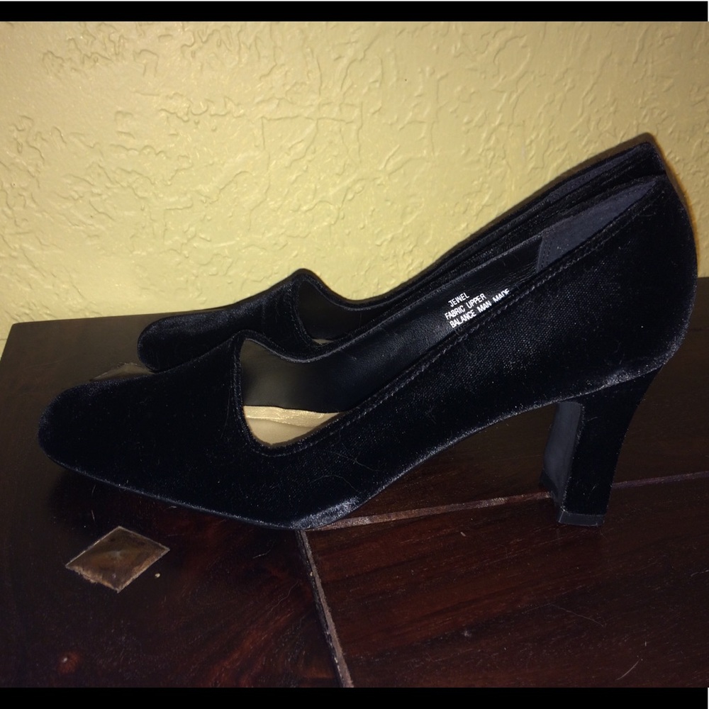 Black Velvet Pumps 8M