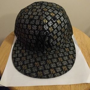 59fifty yankees gold and silver flatbil newera hat