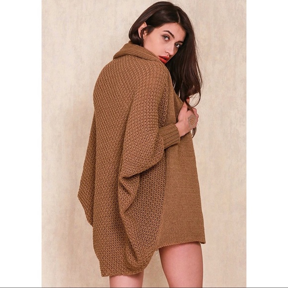 ‘Penelope’ Khaki Knit Batwing Sleeve Cardigan - Picture 4 of 5