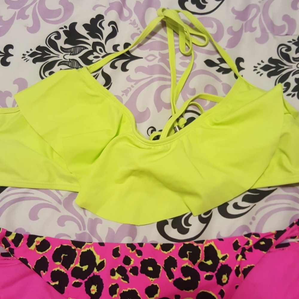 Bathing Suit - Picture 3 of 5