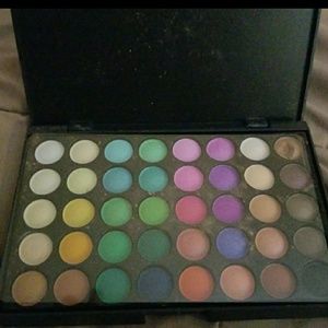 New Palate of 40 color eye shadow