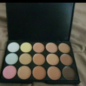 New Palate of 15 concealer and eye brighteners