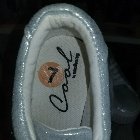 COOL SNEAKERS. size 7. never worn - Picture 2 of 8