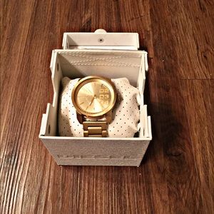 GOLD DIESEL WATCH