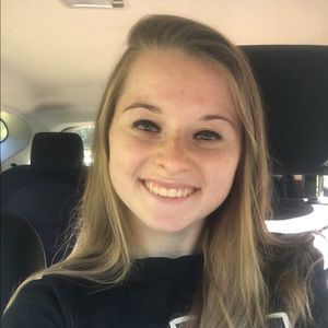 Meet your Posher, Alexis