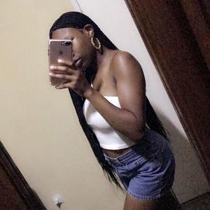 Meet your Posher, Emmz