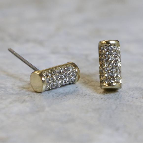 The Limited Jewelry - NWOT small gold crystal pave earring LTDE73nc