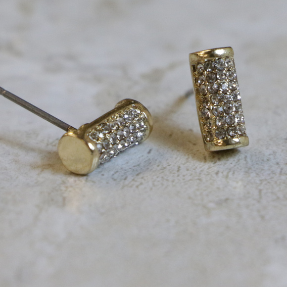 NWOT small gold crystal pave earring LTDE73nc - Picture 3 of 4