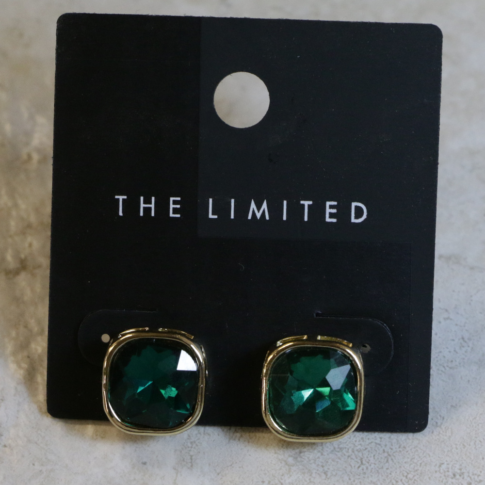 NWT small gold with green crystal earring LTDE70 - Picture 1 of 3