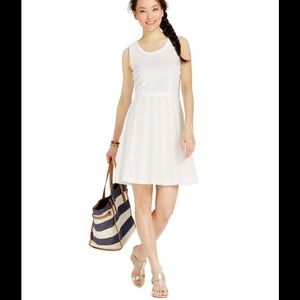 Tommy Hilfiger
Women's White Sleeveless Dress