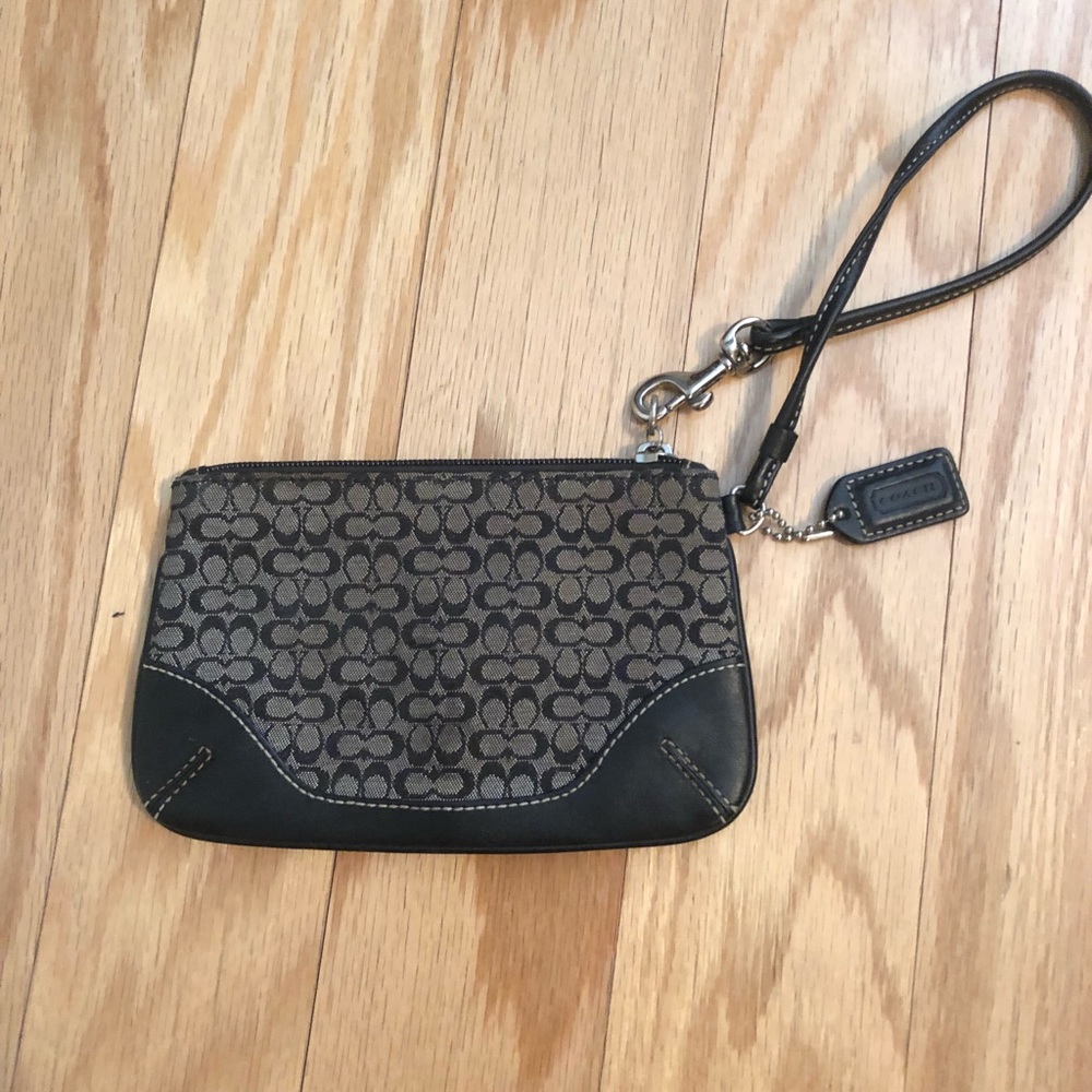 Coach Wristlet (black)