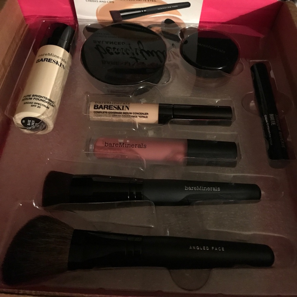 Bare Mineral makeup set.