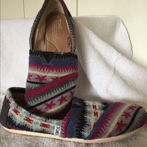 Fur-lined multi-colored TOMs.