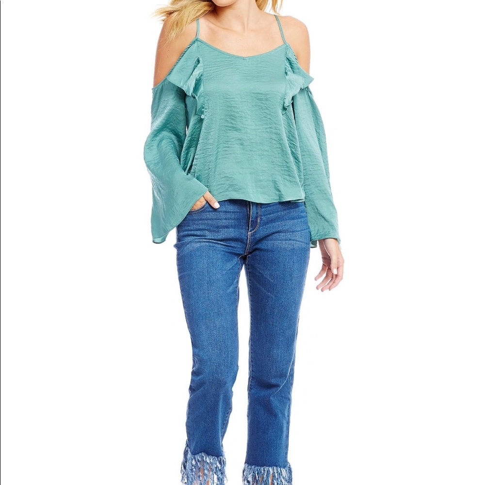 GB shoulder top