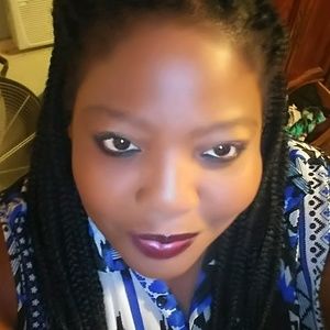 Meet your Posher, Nialah