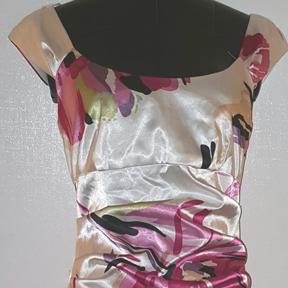 Gorgeous White Dress Flowers Gathered Back - Picture 2 of 7