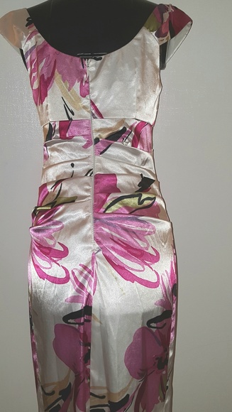 Gorgeous White Dress Flowers Gathered Back - Picture 4 of 7