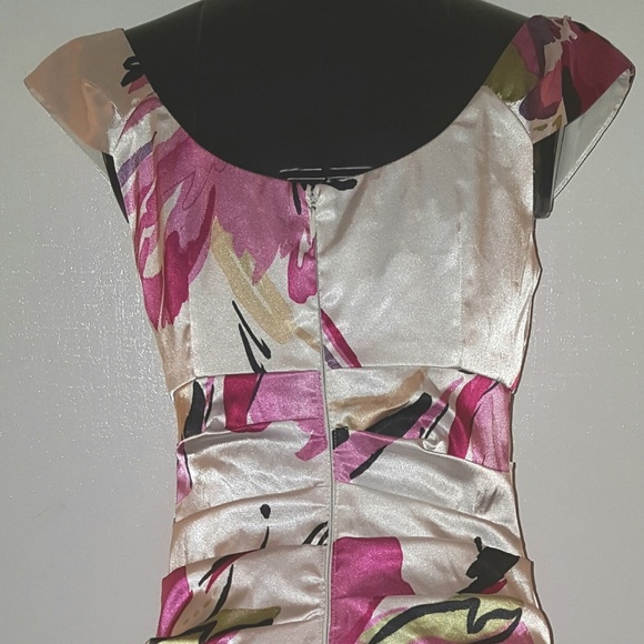 Gorgeous White Dress Flowers Gathered Back - Picture 5 of 7