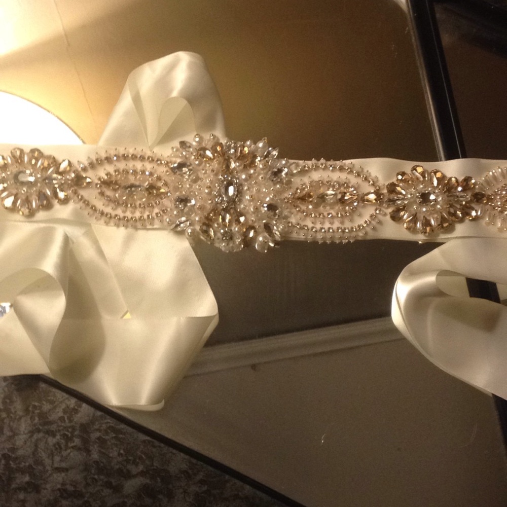 Gold Mixed Medal Opal Sash