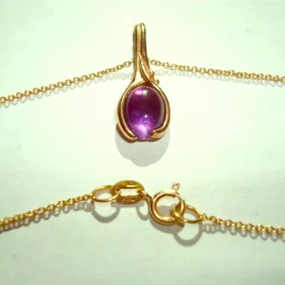 14k Yellow gold amethyst Cabochon necklace