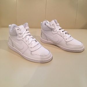 Recreational Mid Sneaker