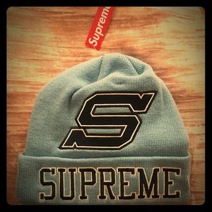 Supreme- New Era Big "S" Supreme Beanie