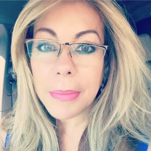 Meet your Posher, Itza