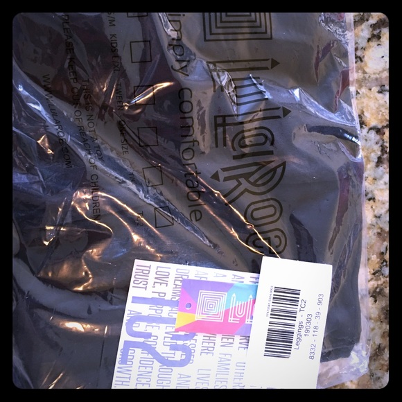 NWT LulaRoe Noir black TC2 leggings- unicorn 🦄 - Picture 1 of 2