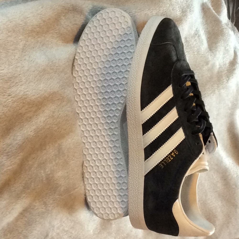 BRAND NEW WITH TAGS*Authentic* ADIDAS GAZELLE