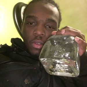 Meet your Posher, Dominique