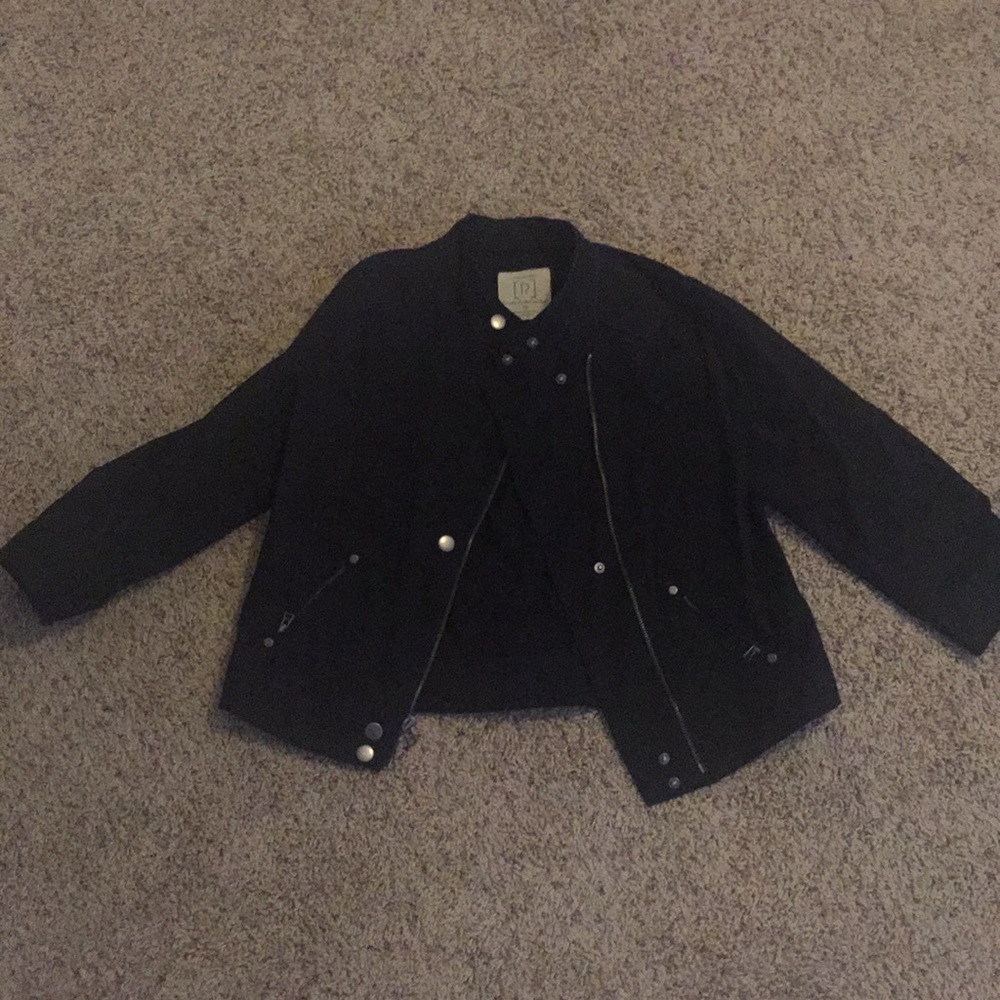 Black jacket with button detail