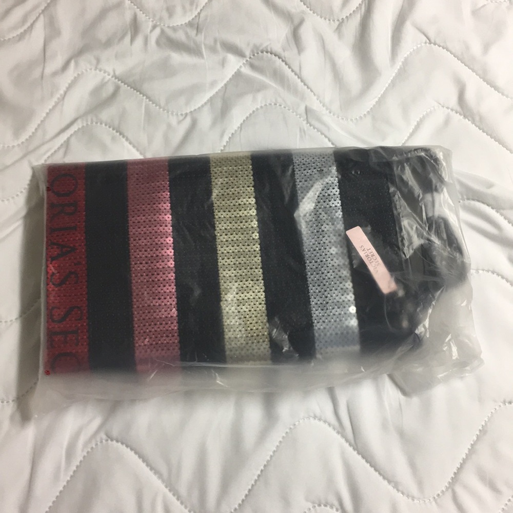 NWT VS Black Friday sequin tote w/clutch