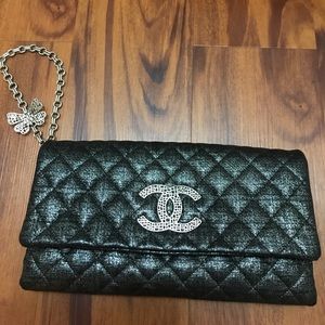 Chanel clutch (Authentic)