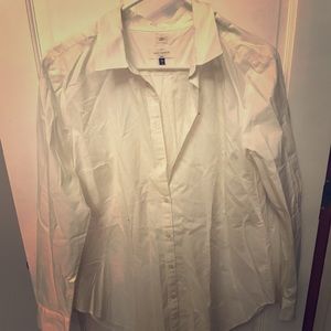 NWOT White Long Sleeved Boyfriend Style Blouse 👚