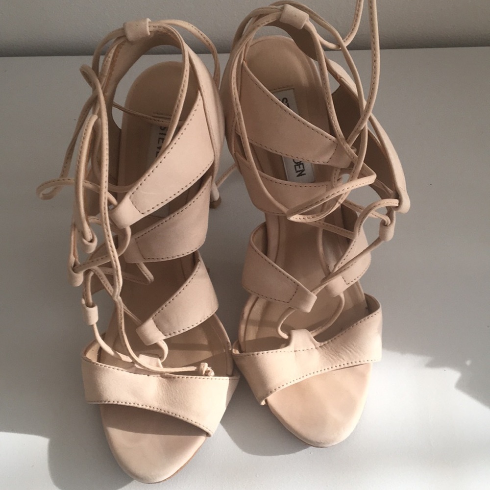 Soft blush Steve Madden lace-up scrappy sandal!