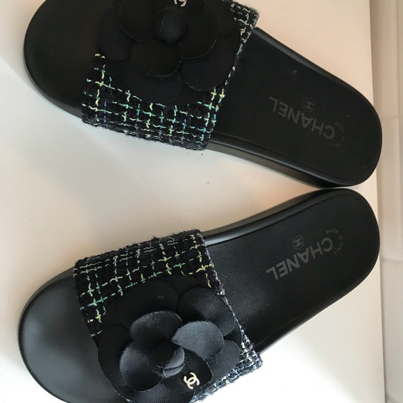 Chanel Camellia flower slides - Picture 2 of 8